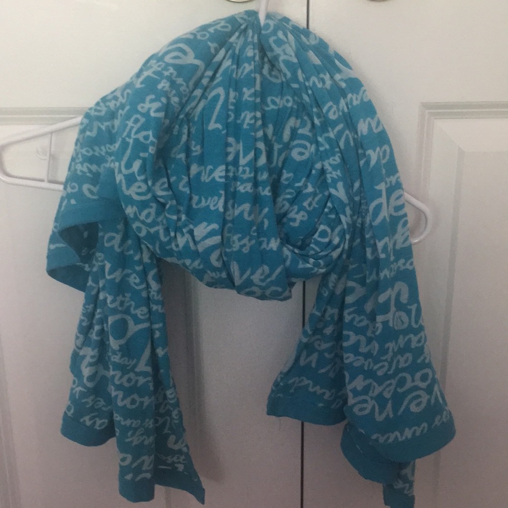 Lululemon manifesto scarf